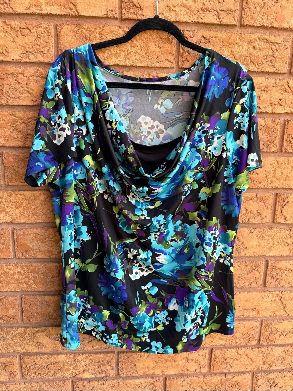 10/$25 • OSHISI Multi-Color‎ Floral Cowl Neck Blouse